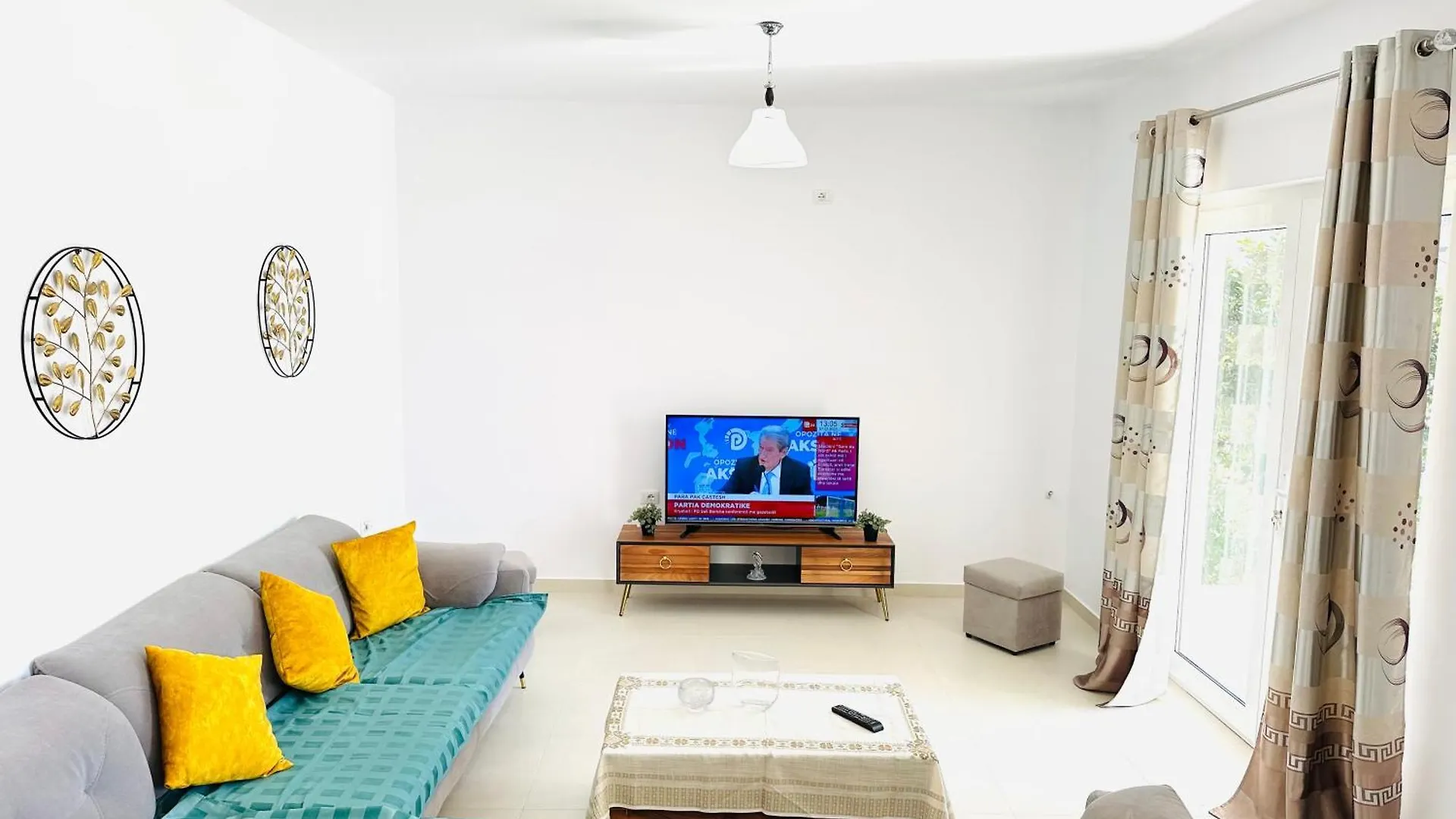 C Villa Berat 0*,  Albania